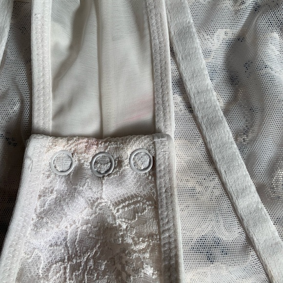 VICTORIA'S SECRET‼️. VERY SEXY
Shine Strap Halter Lace Teddy‼️ - Picture 8 of 11